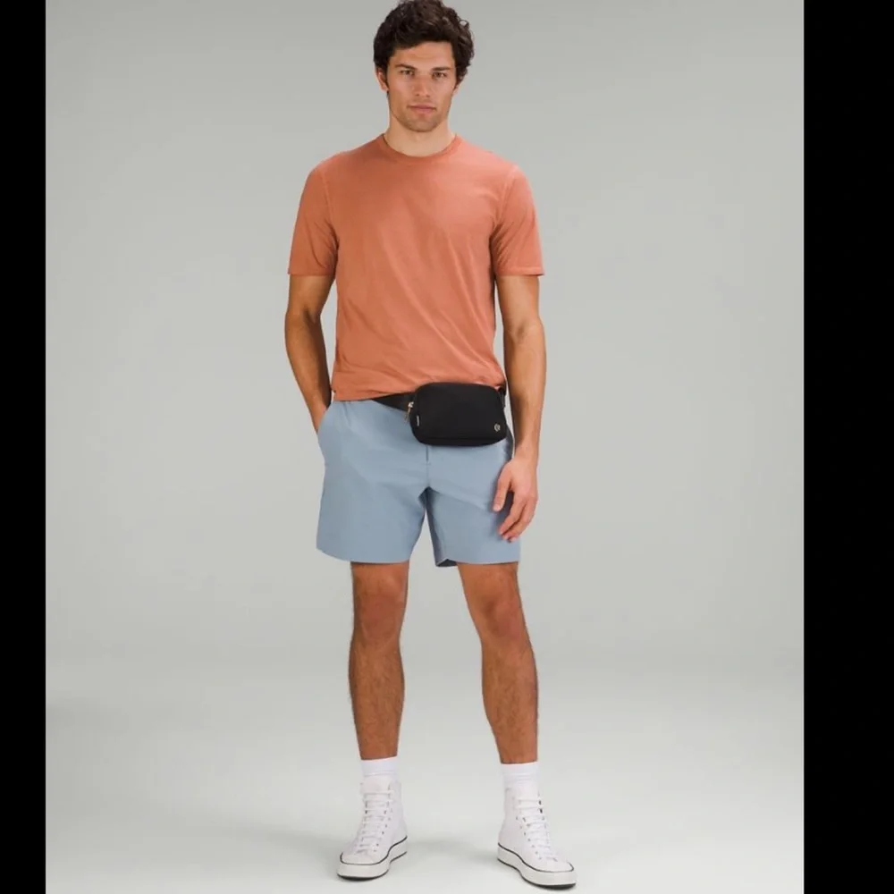 NWT NEW Rare Lululemon Everywhere Belt Bag  Black/Gold w/proof of purchase! - Picture 7 of 11